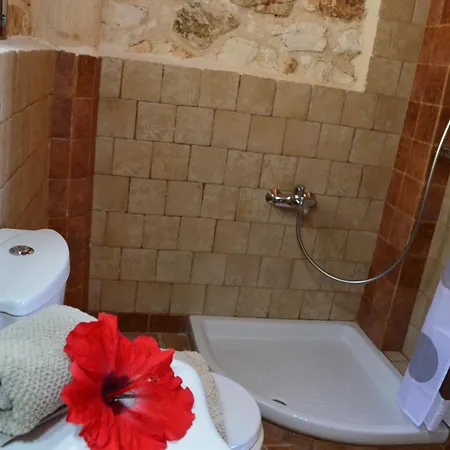 Villa Julieta Stone Antipata
