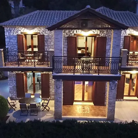 Julieta Stone Villa Antipata
